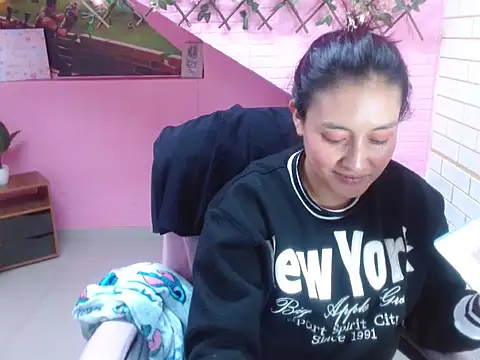 maurakloss303av online show from 12, 1, 2026