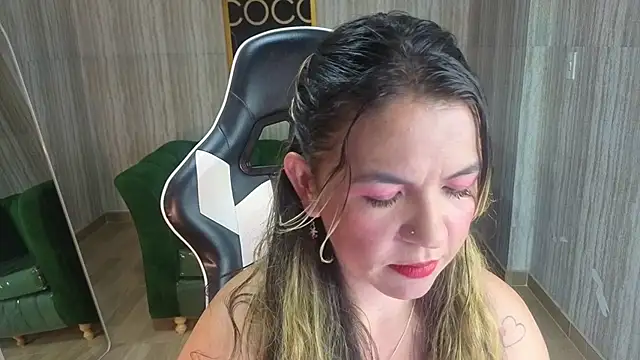 paula lorens t1  online show from 22, 11, 2025