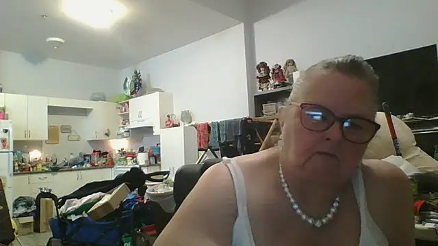 TiguhguhrsRose online show from 15, 1, 2026