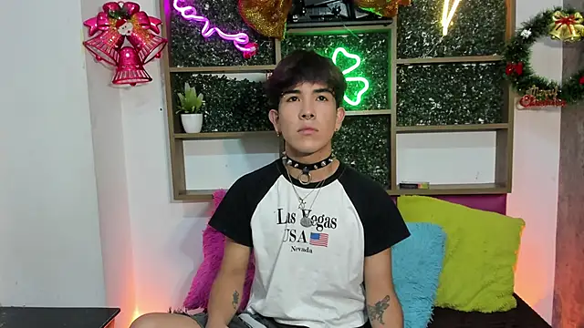 Angeldust19 online show from 18, 11, 2025