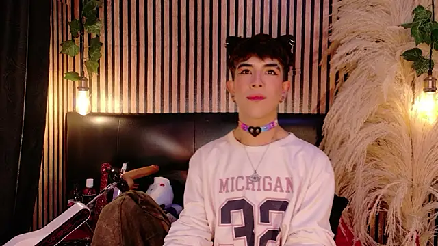 Angeldust19 online show from 19, 2, 2026