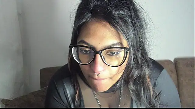 Snapshot of CattleyaSahara chatting on 14, 11, 2025 CattleyaSahara online show from 14, 11, 2025