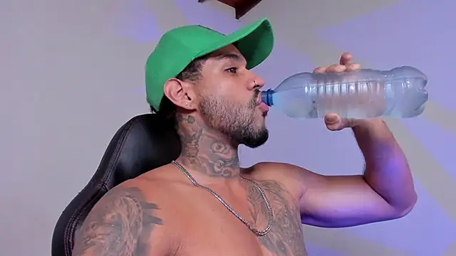 LuigiVitale 1 online show from 28, 11, 2025