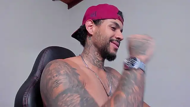 LuigiVitale 1 online show from 6, 3, 2026