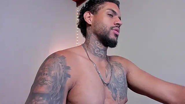 LuigiVitale 1 online show from 14, 2, 2026