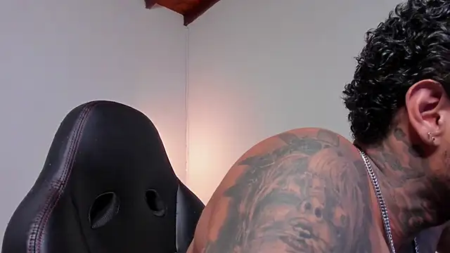 LuigiVitale 1 online show from 22, 2, 2026