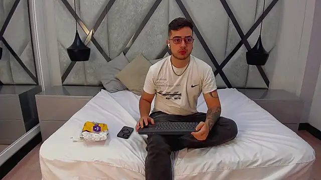 Ethan Greys online show from 14, 1, 2026