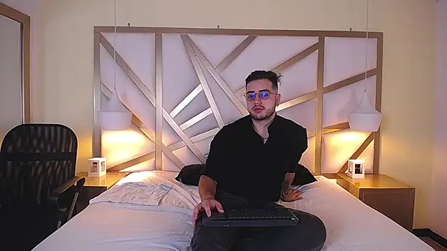 Ethan Greys online show from 3, 12, 2025