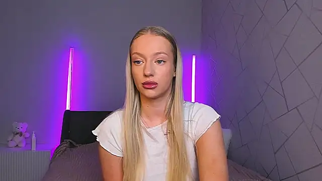 Snapshot of elldiana chatting on 19, 6, 2026 elldiana online show from 19, 6, 2026
