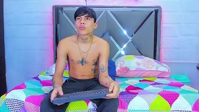 LoveBoundDuo online show from 18, 11, 2025