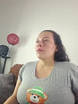 Snapshot of Rouse_hot_ chatting on 14, 11, 2025 Rouse hot online show from 14, 11, 2025