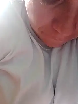 Snapshot of Rouse_hot_ chatting on 16, 12, 2025 Rouse hot online show from 16, 12, 2025