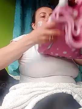 Snapshot of Rouse_hot_ chatting on 17, 12, 2025 Rouse hot online show from 17, 12, 2025