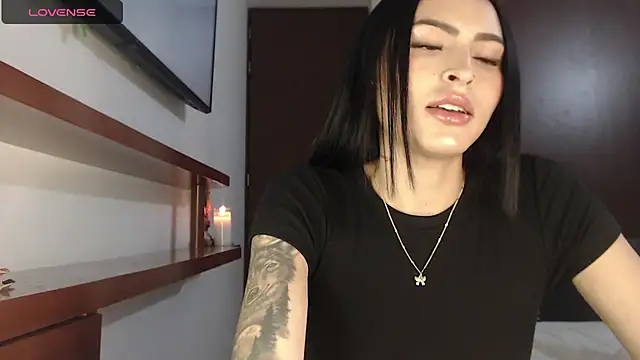 Linda  fiore online show from 4, 3, 2026