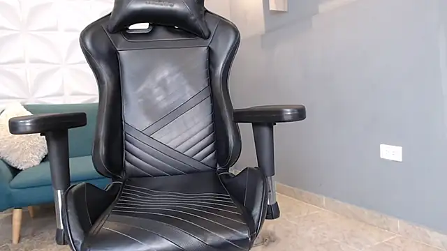 RedFuckDoll online show from 21, 11, 2025