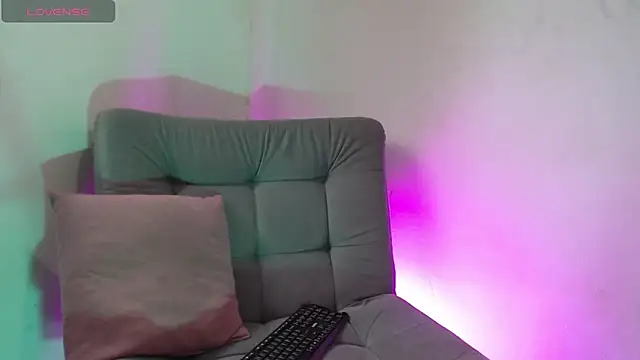 Snapshot of Isabella_Hillss chatting on 8, 2, 2026 Isabella Hillss online show from 8, 2, 2026