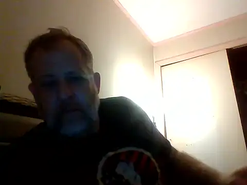 Snapshot of Mikey40wv chatting on 15, 11, 2025 Mikey40wv online show from 15, 11, 2025