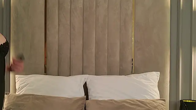 RileyHeaven online show from 9, 6, 2026