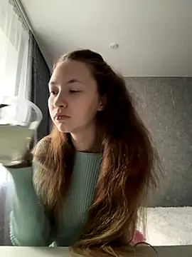 Holy Poly online show from 4, 12, 2025