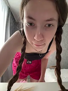 Holy Poly online show from 18, 12, 2025