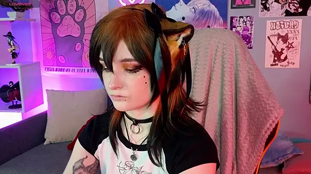 Snapshot of vronnier chatting on 14, 4, 2026 vronnier online show from 14, 4, 2026