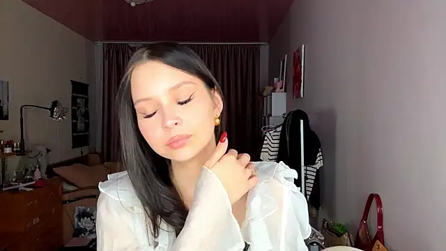 EmmaJonse online show from 18, 11, 2025