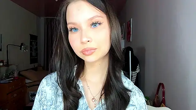 EmmaJonse online show from 17, 11, 2025