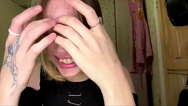 MelaineAytes online show from 25, 11, 2025