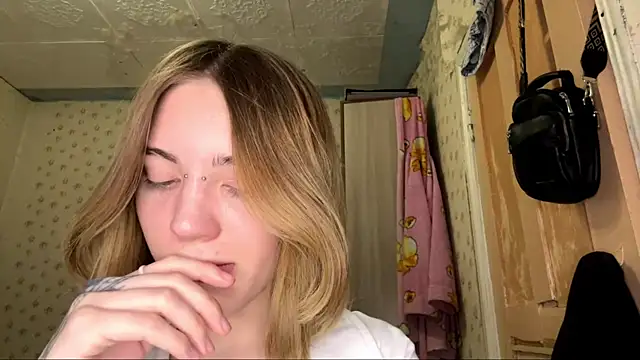 MelaineAytes online show from 22, 11, 2025