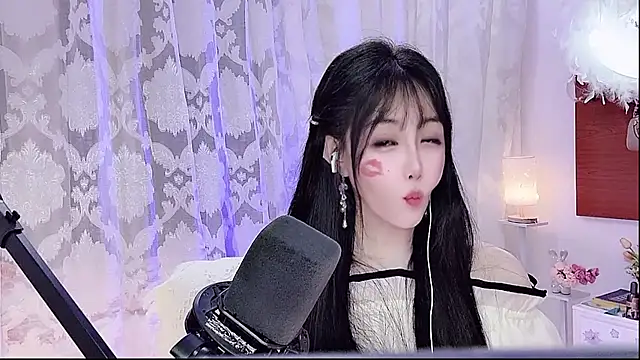Laura 520 online show from 23, 5, 2026