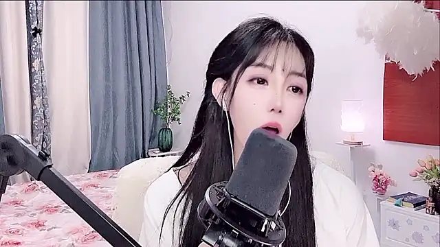 Laura 520 online show from 15, 6, 2026