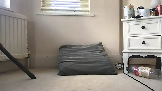 boyinsocks online show from 18, 5, 2026