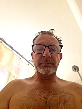 Snapshot of longsmooth4u chatting on 17, 11, 2025 longsmooth4u online show from 17, 11, 2025