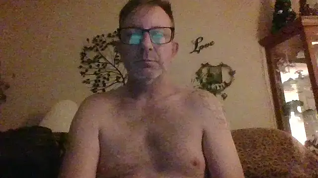 Snapshot of longsmooth4u chatting on 15, 12, 2025 longsmooth4u online show from 15, 12, 2025