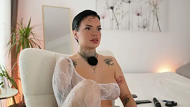 BriannaXmoon online show from 1, 12, 2025