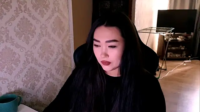 Emma Uilson online show from 25, 5, 2026
