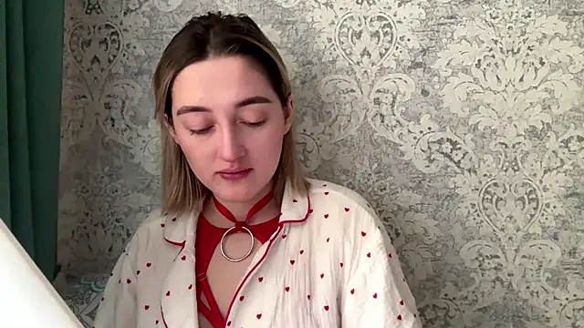 Emily lyy online show from 18, 12, 2025