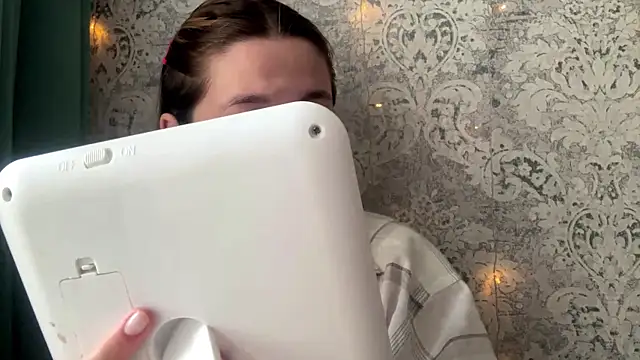 Emily lyy online show from 3, 12, 2025