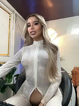 Snapshot of _SandraHornball_ chatting on 30, 11, 2025 SandraHornball online show from 30, 11, 2025