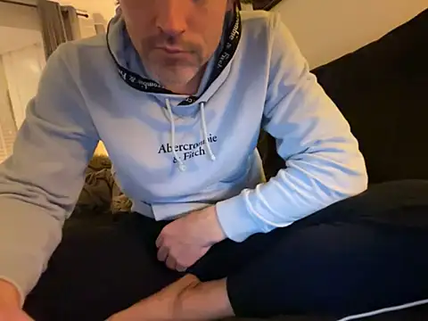 Snapshot of Brandonn1989amateur chatting on 2, 12, 2025 Brandonn1989amateur online show from 2, 12, 2025