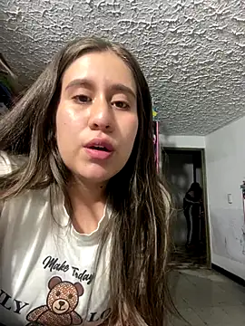 Scarlett Noire outdoors online show from 22, 11, 2025