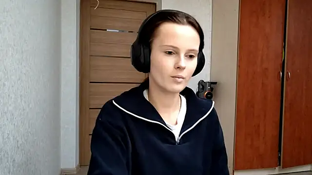 LouiseMarengo online show from 29, 11, 2025