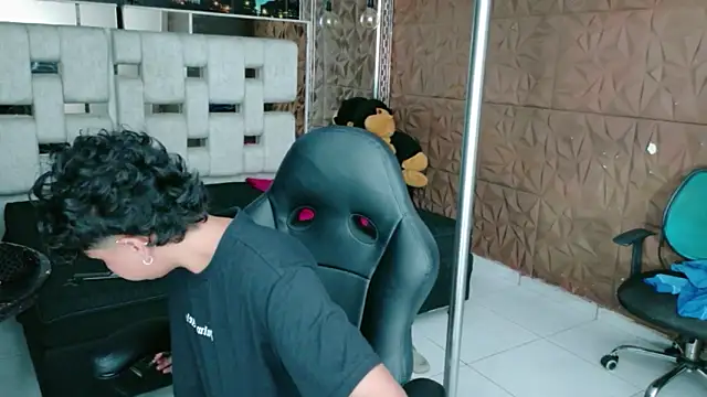 lunabustygirl online show from 7, 2, 2026