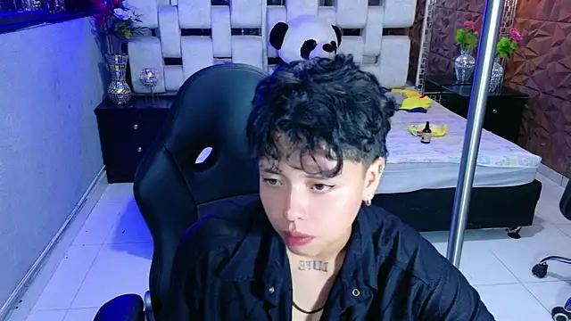 Snapshot of lunabustygirl chatting on 11, 1, 2026 lunabustygirl online show from 11, 1, 2026