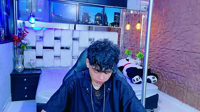 Snapshot of lunabustygirl chatting on 7, 1, 2026 lunabustygirl online show from 7, 1, 2026