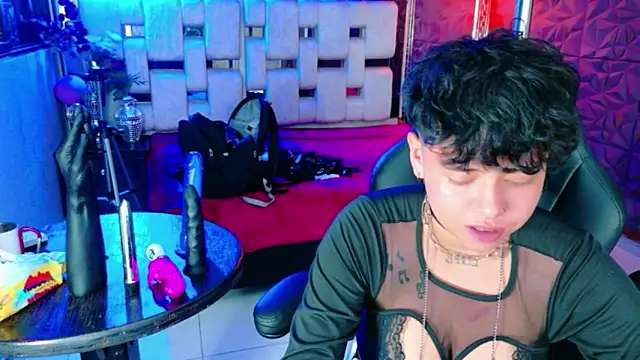 lunabustygirl online show from 3, 2, 2026