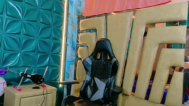 lunabustygirl online show from 20, 2, 2026