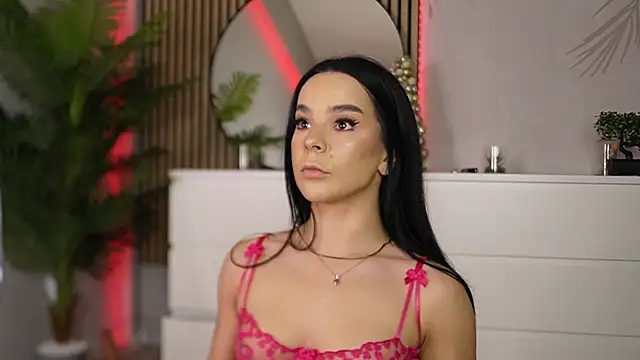 Miss Denisse online show from 19, 12, 2025