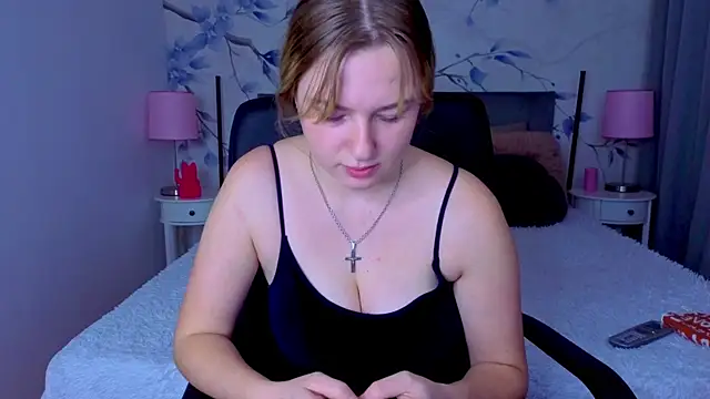 Snapshot of Sweetie_kitty1 chatting on 18, 11, 2025 Sweetie kitty1 online show from 18, 11, 2025