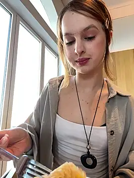 Snapshot of hani_obsessed chatting on 4, 2, 2026 hani obsessed online show from 4, 2, 2026